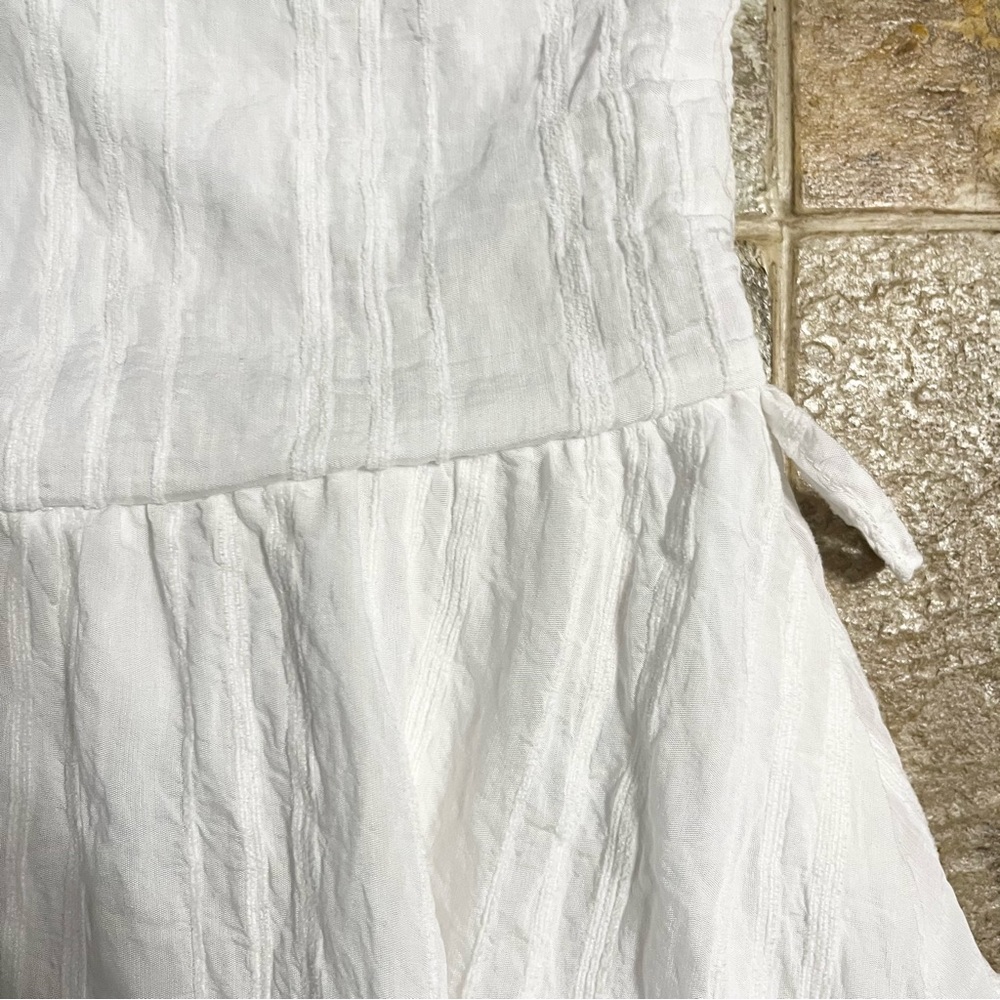 Aeom Textured Ruffle White Mini Dress Women’s Size Medium - Picture 10 of 16
